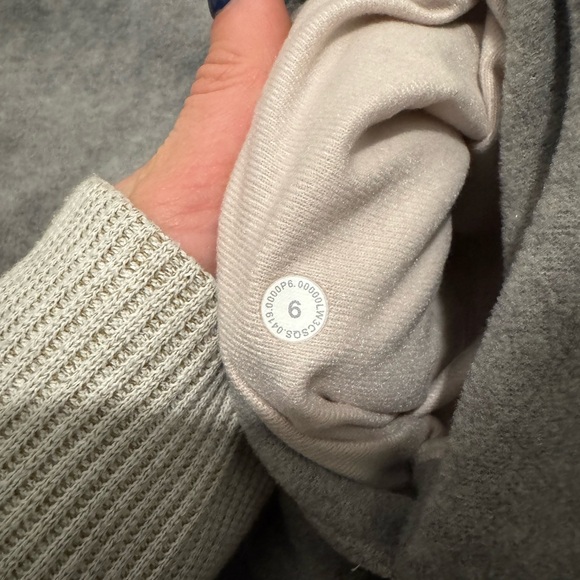 Lululemon Go Forward Pullover - Picture 7 of 7